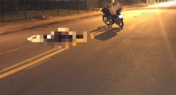 Entregador por app morre após colidir contra meio-fio na Alameda Flamboyant, em Goiânia